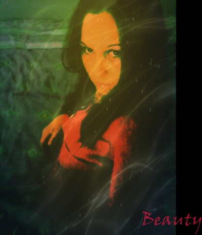 Купальниктегі үлкен бөксе